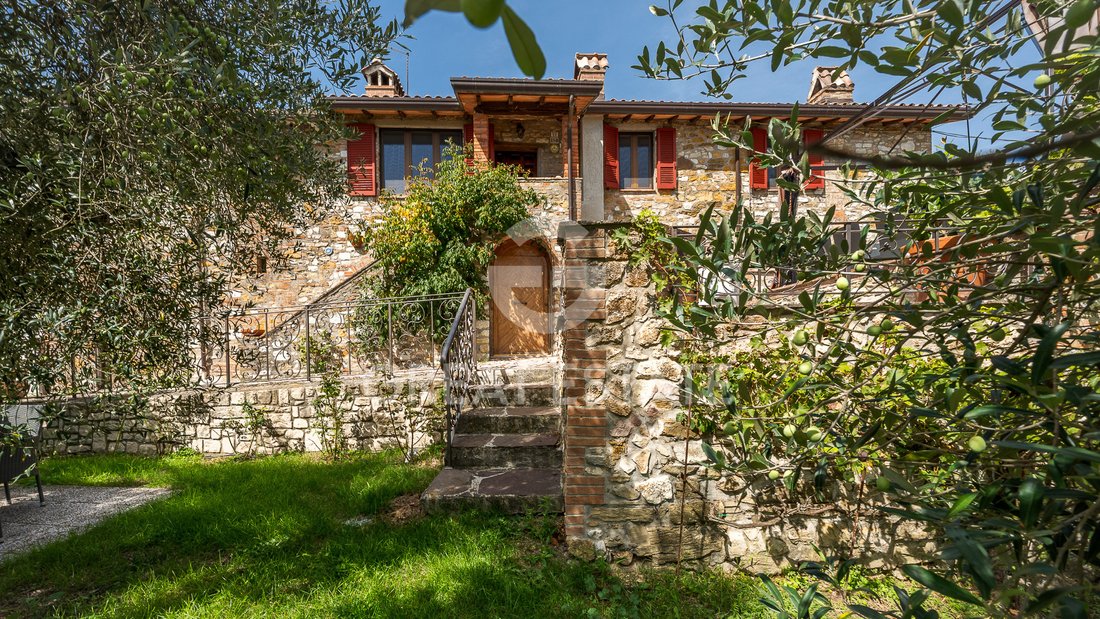Estate in Corciano, Umbria, Italy 1 - 16160526