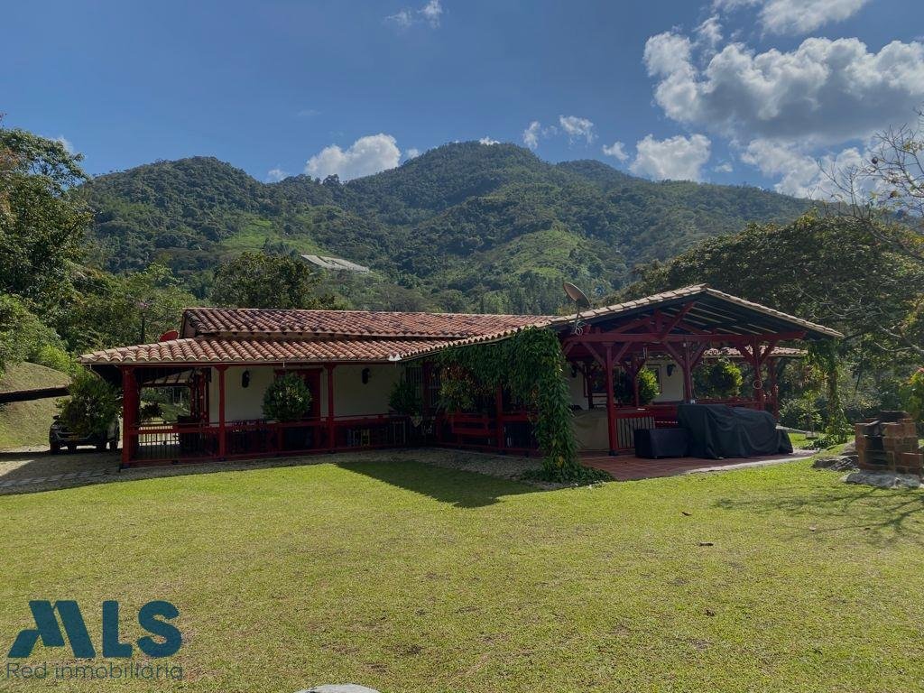 Finca in Santo Domingo, Antioquia, Colombia 2 - 16248789