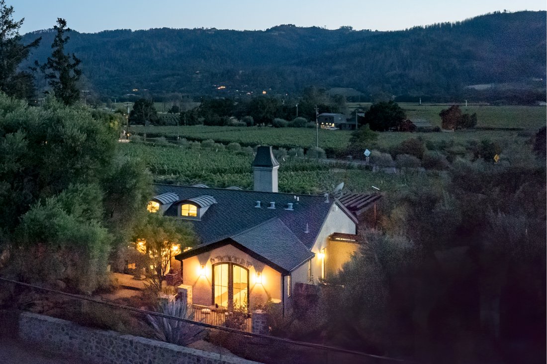 Calistoga, California, United States 2 - 16252515