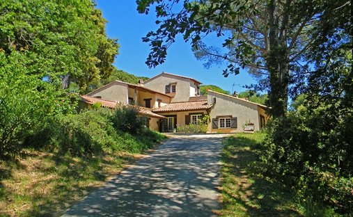 Estate in Saint-Montan, Auvergne-Rhône-Alpes, France 1