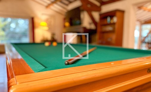 Castle for Sale in Saint-Pierre-des-Échaubrognes, Nouvelle-Aquitaine, France