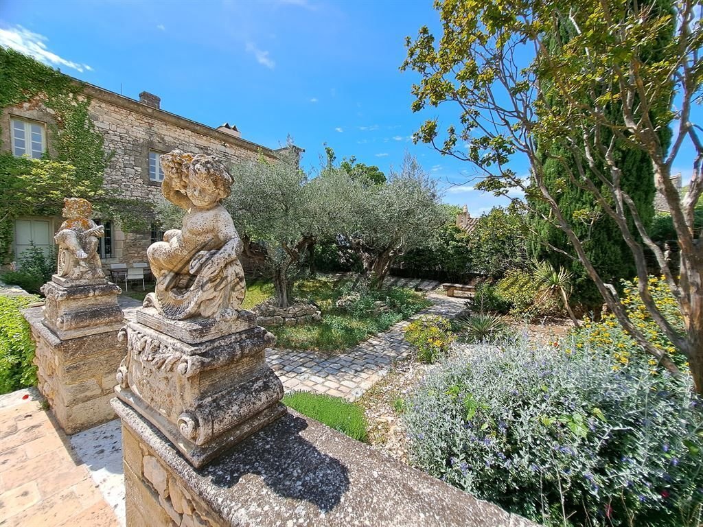 Château des Rêves Éternels – A Timeless Masterpiece Near Uzès