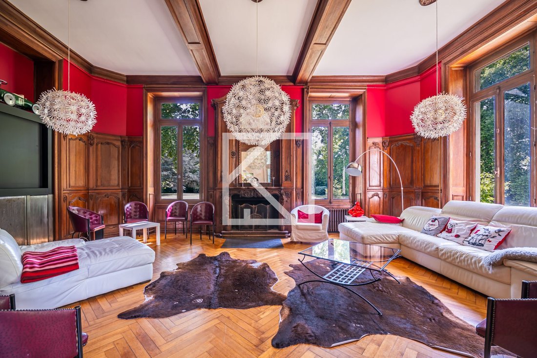 Whispers of Elegance: A 17th-Century Château’s Timeless Embrace Near Le Mans