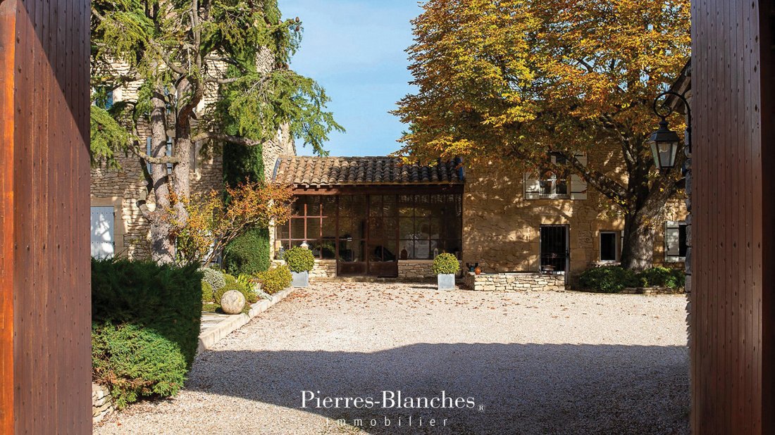 House in Gordes, Provence-Alpes-Côte d'Azur, France 3 - 16248548
