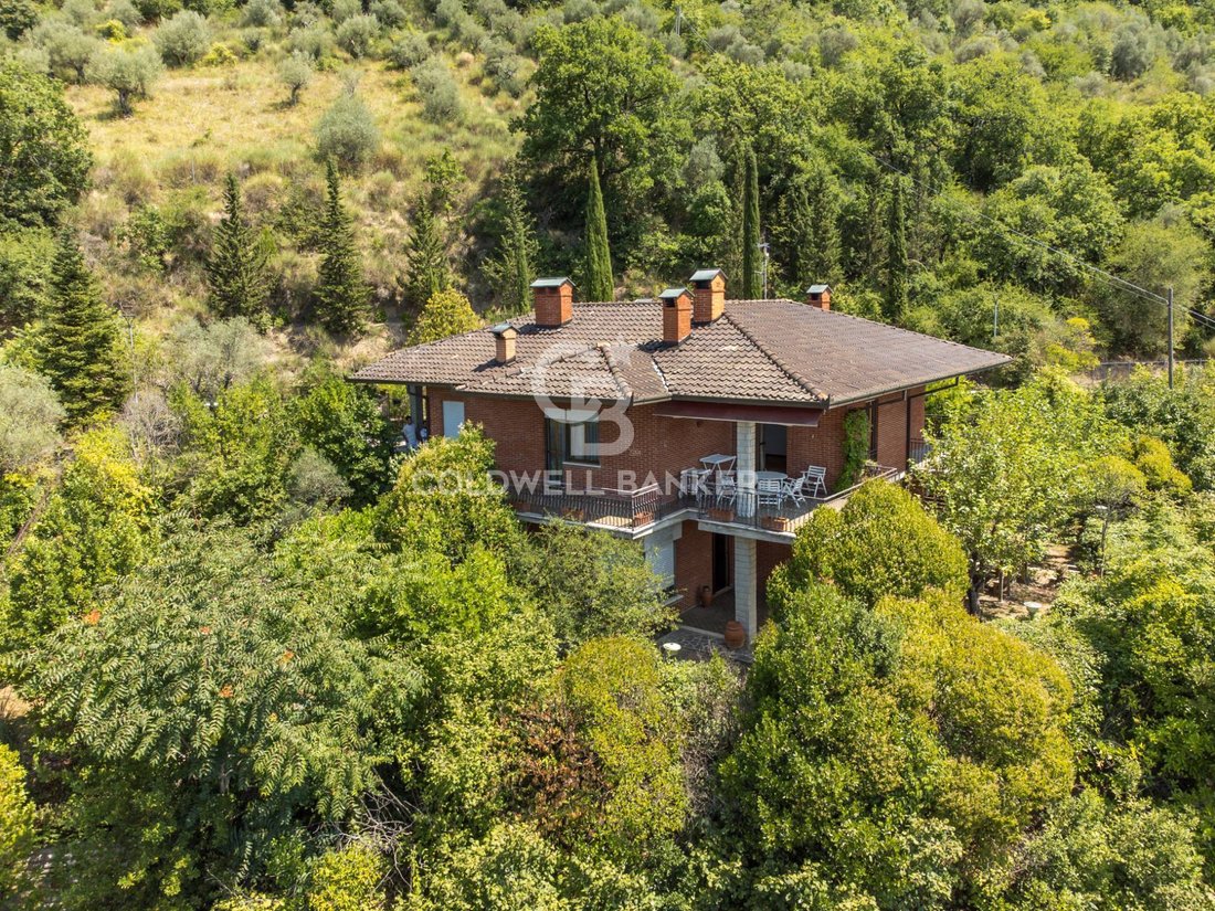 Villa in Gubbio, Umbria, Italy 2 - 16251277