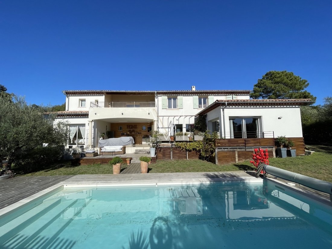 Estate in La Garde-Freinet, Provence-Alpes-Côte d'Azur, France 2 - 16247908