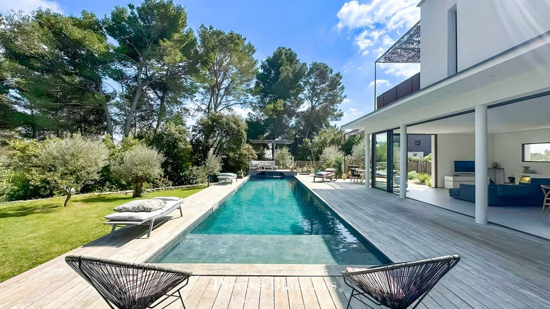 Villa in Sommieres, Occitania, France 1 - 16247233