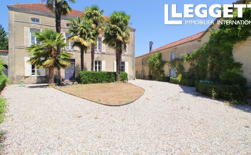 House in Dampierre-sur-Boutonne, Nouvelle-Aquitaine, France 1