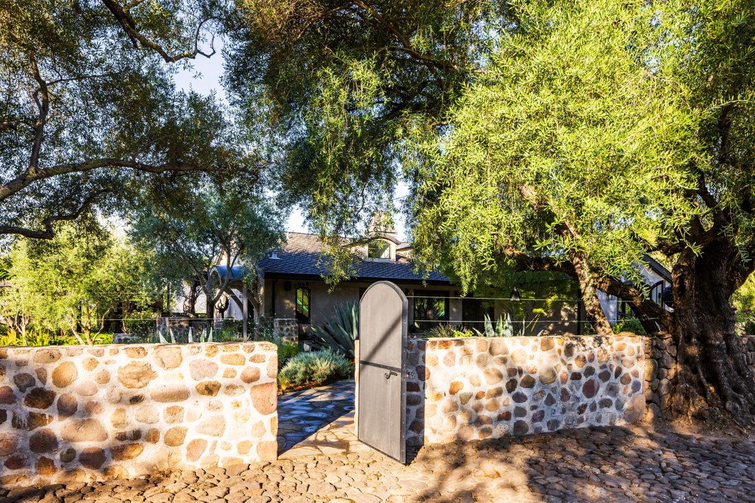 Calistoga, California, United States 4 - 16252515