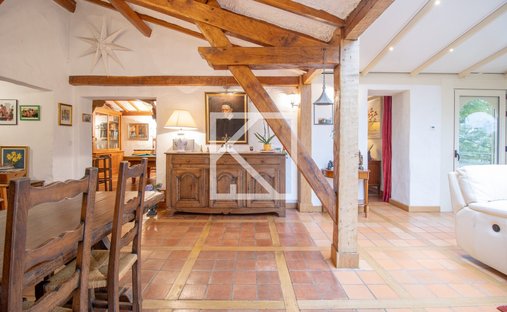 Castle for Sale in Saint-Pierre-des-Échaubrognes, Nouvelle-Aquitaine, France - 5