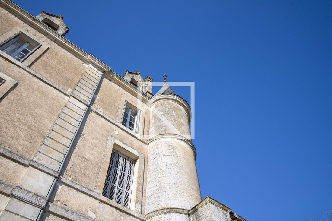 Château des Rêves Éternels: 740m² of Vendée’s Timeless Grandeur