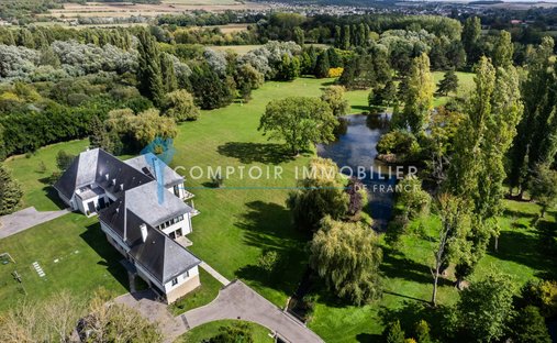 château à Pacy-sur-Eure, Normandie, France 1