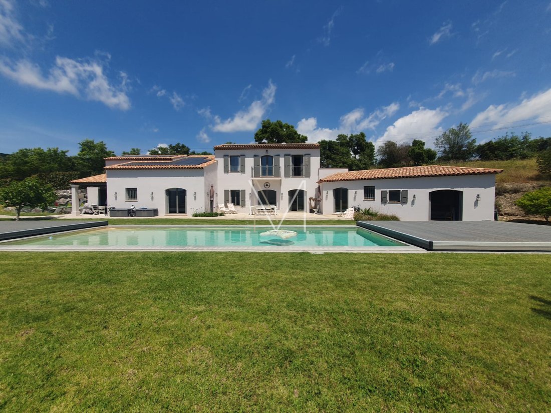 Villa in Le Plan-de-la-Tour, Provence-Alpes-Côte d'Azur, France 1 - 16247315