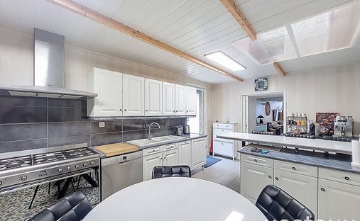 Castle for Sale in Lectoure, Occitanie, France