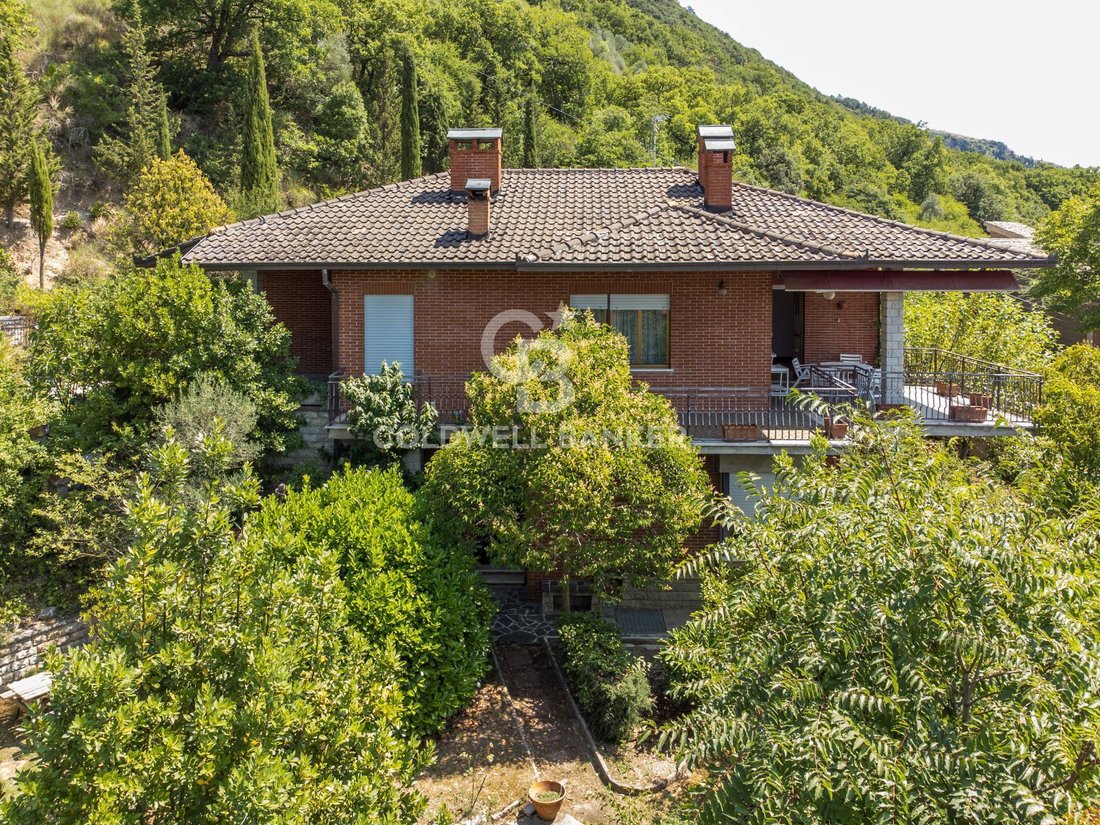 Villa in Gubbio, Umbria, Italy 3 - 16251277