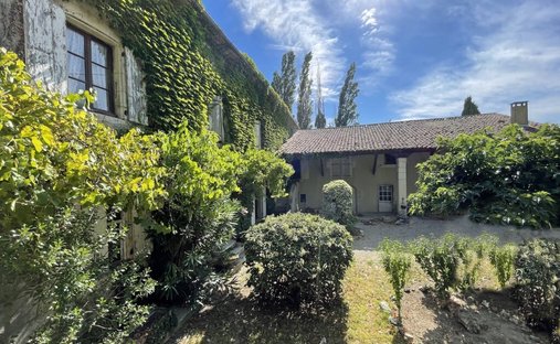House in Ville-Basse, Montelimar, France 1