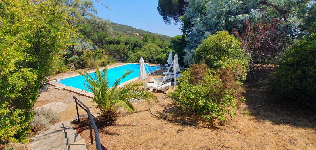 Estate in Le Plan-de-la-Tour, Provence-Alpes-Côte d'Azur, France 5 - 16245847