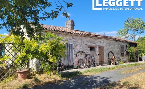 Castle for Sale in Saussignac, Nouvelle-Aquitaine, France