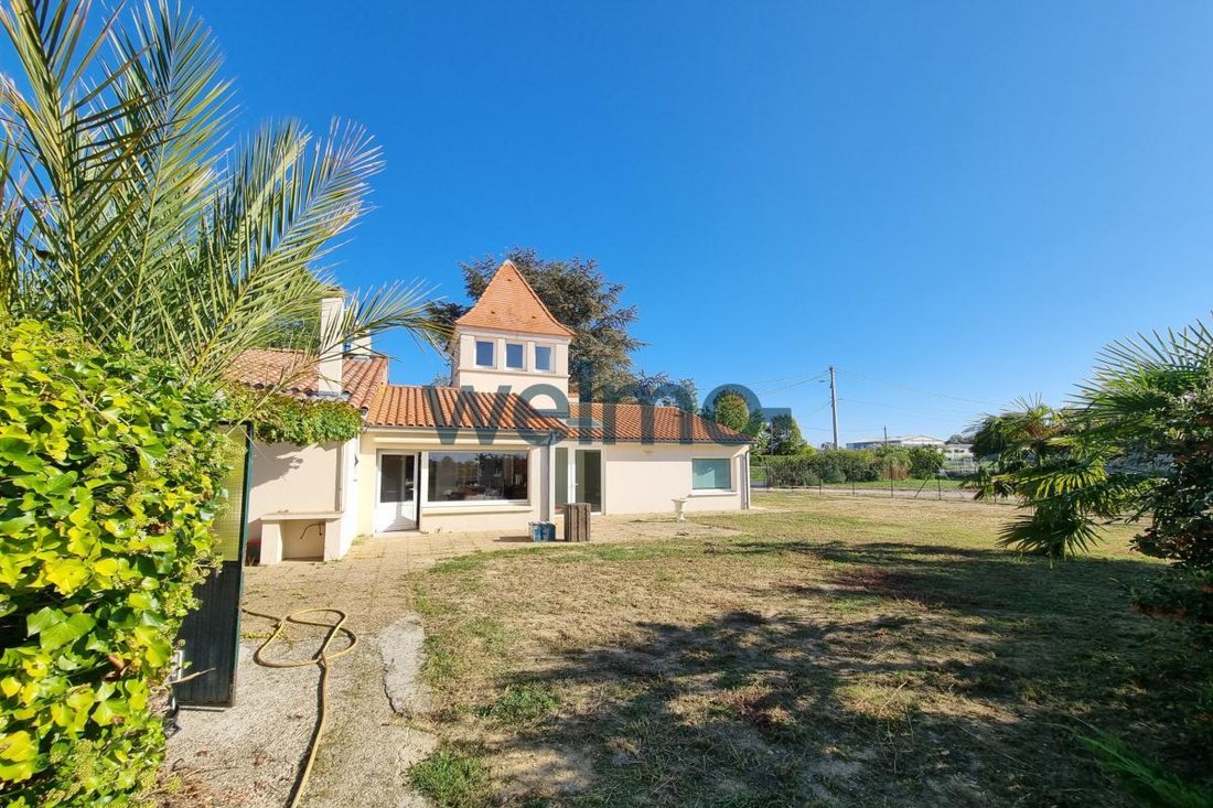 House in Saint-Germain-du-Puch, Nouvelle-Aquitaine, France 4 - 16250537