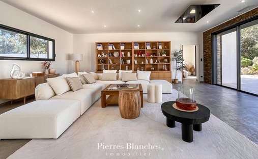 House in Camplanier, Nimes, France 1