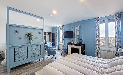 Castle for Sale in Lectoure, Occitanie, France