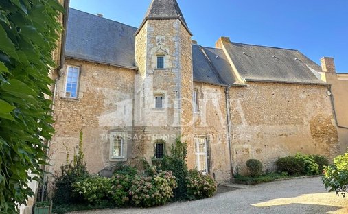 Chateau Château In Deux Sèvres