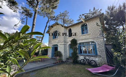 House in Saint-Palais-sur-Mer, Nouvelle-Aquitaine, France 1