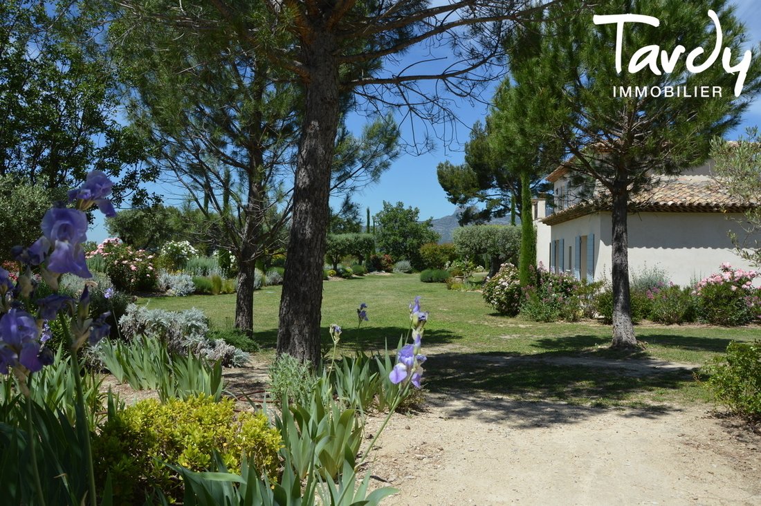Estate in Est, Gemenos, France 5 - 16245944