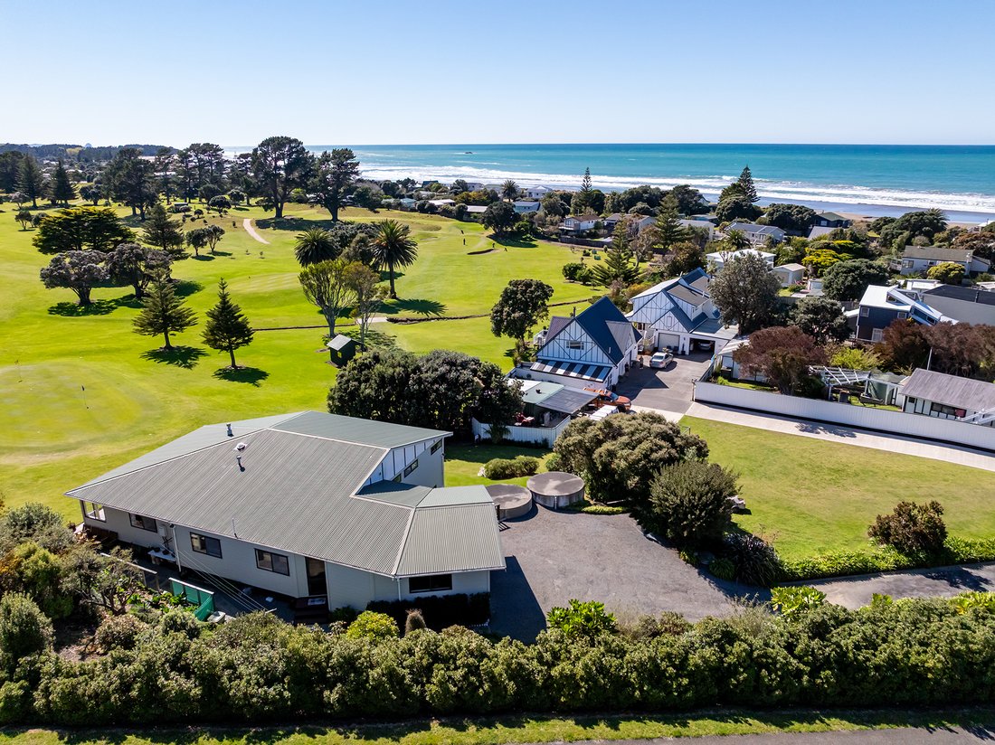 House in Riversdale Beach, Wellington, New Zealand 2 - 16251377