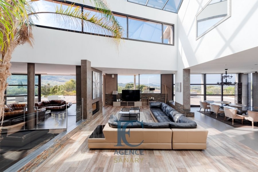 House in Saint-Cyr-sur-Mer, Provence-Alpes-Côte d'Azur, France 1 - 16245540