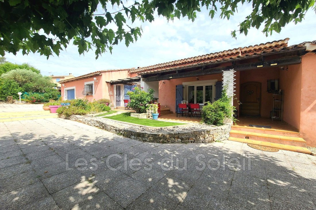 Villa en Cuers, Provenza-Alpes-Costa Azul, Francia 2 - 16248868