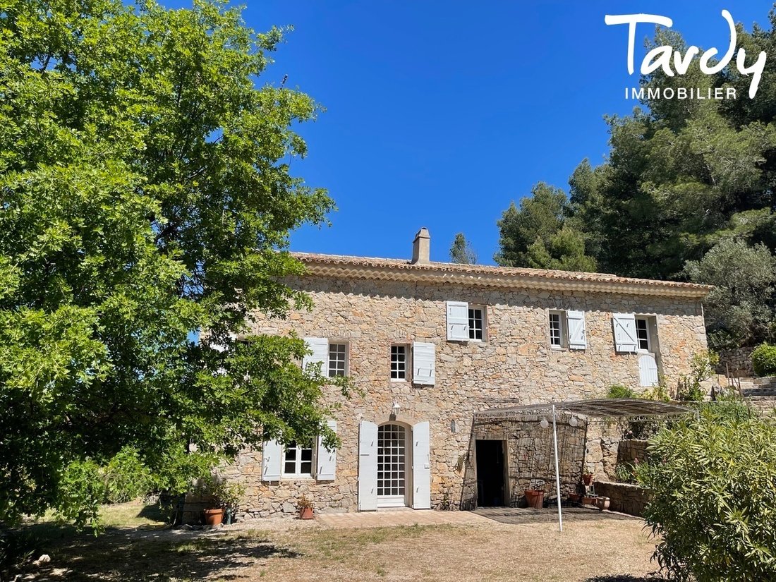House in Les Freres-Les Cancades-Les Ginestes, Le Beausset, France 1 - 16249530