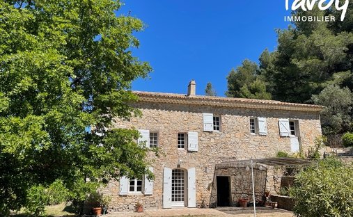 House in Les Freres-Les Cancades-Les Ginestes, Le Beausset, France 1