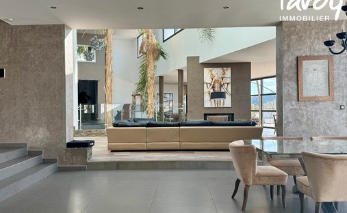 House in La Cadiere-d'Azur, Provence-Alpes-Côte d'Azur, France 1