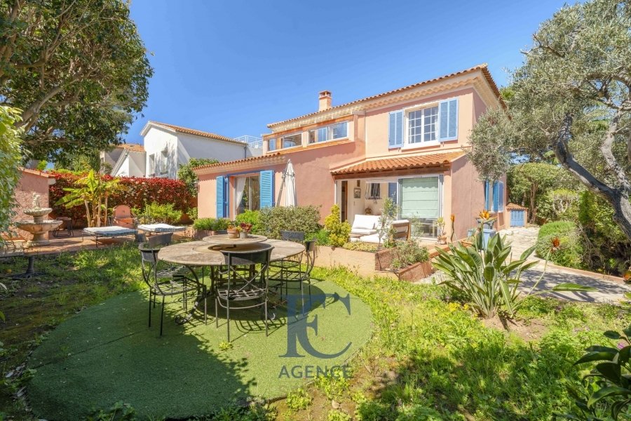 House in Sanary-sur-Mer, Provence-Alpes-Côte d'Azur, France 1 - 16247845