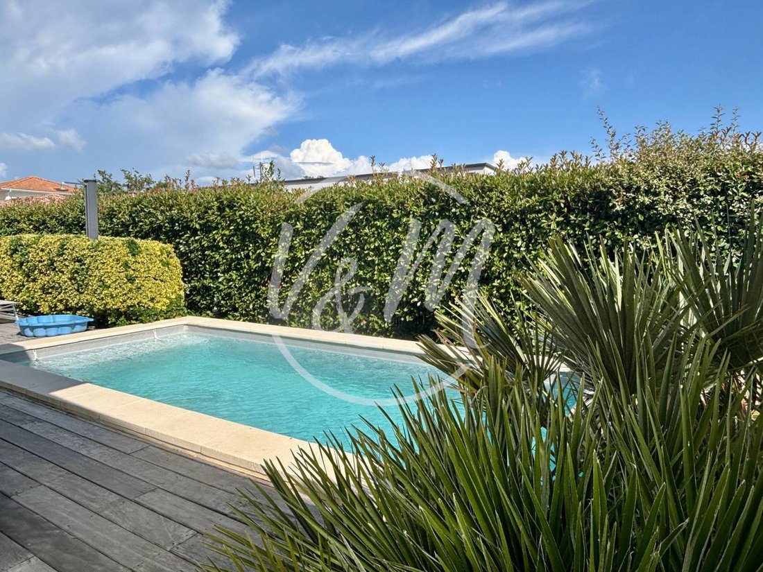 Villa in Sud Est, Andernos-les-Bains, France 3 - 16246369