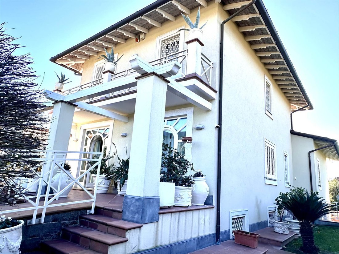 Villa in Center, Forte dei Marmi, Tuscany 2 - 16250973