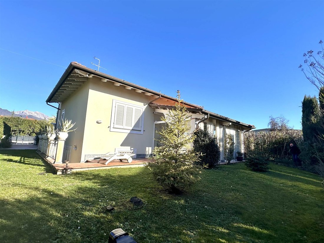 Villa in Center, Forte dei Marmi, Tuscany 4 - 16250973