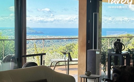 Villa in La Cadiere-d'Azur, Provence-Alpes-Côte d'Azur, France 1