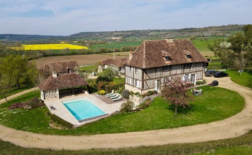 2h From Paris, In The Heart Of The Pays D’auge Area. A Listed 16th /18th Century Chateau Set In Abou
