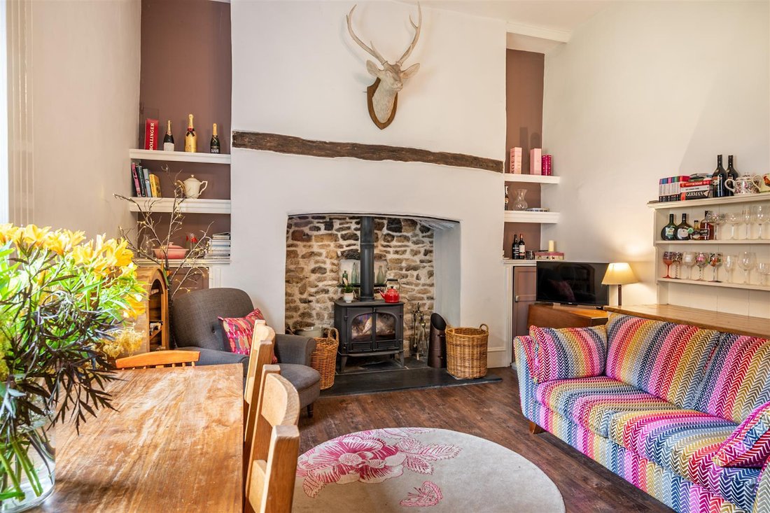 House in North Crawley, England 4 - 16250838
