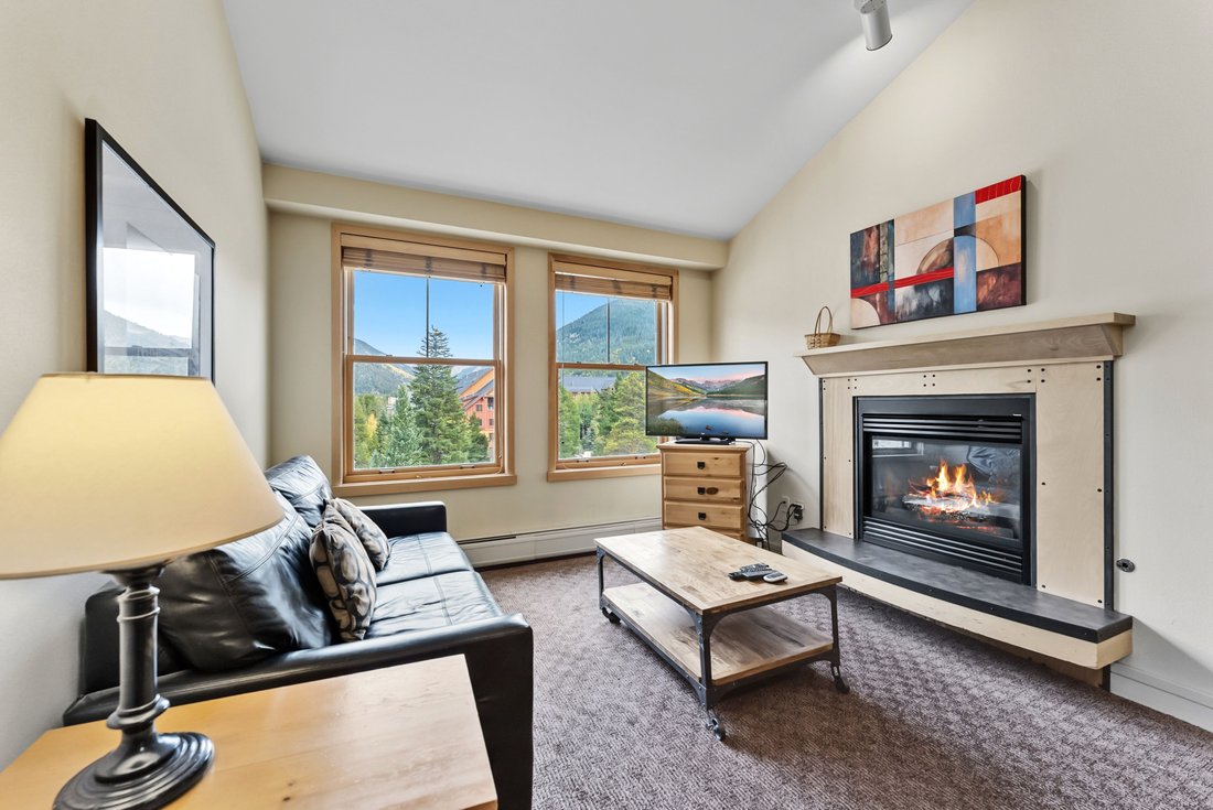 Condo in Dillon, Colorado, United States 2 - 16250095