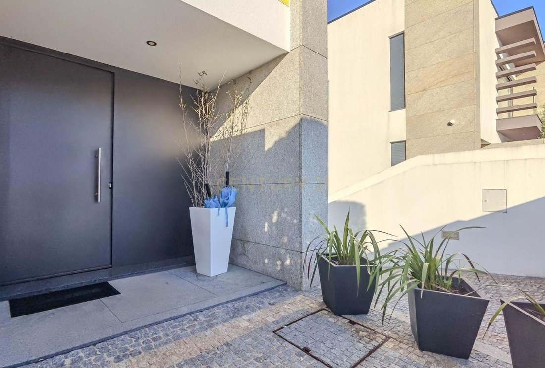 Villa in Gondomar (Sao Cosme), Valbom e Jovim, Porto District, Portugal 4 - 16250959