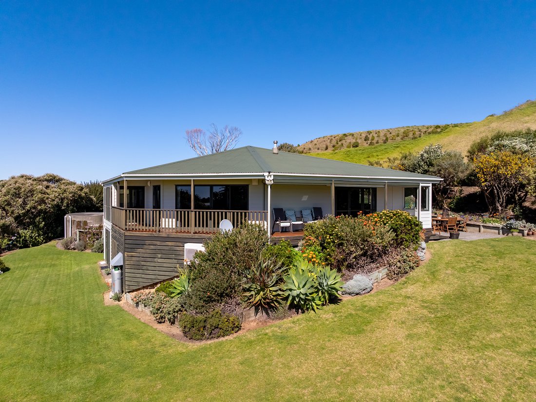 House in Riversdale Beach, Wellington, New Zealand 1 - 16251377