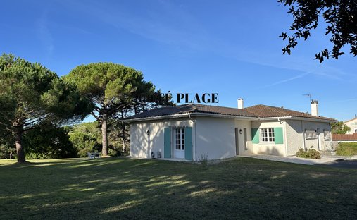 House in Saint-Palais-sur-Mer, Nouvelle-Aquitaine, France 1