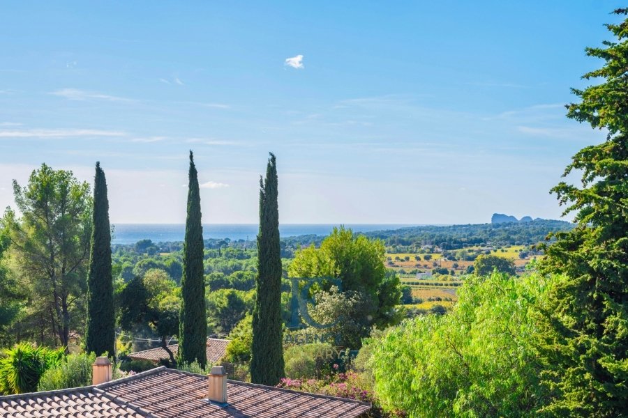 House in La Cadiere-d'Azur, Provence-Alpes-Côte d'Azur, France 1 - 16249415