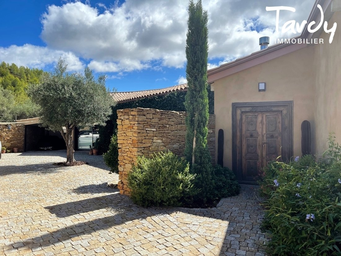 Villa in La Cadiere-d'Azur, Provence-Alpes-Côte d'Azur, France 3 - 16247751