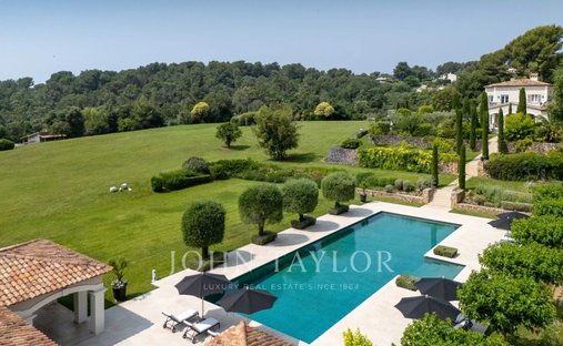 Estate in La Colle-sur-Loup, Provence-Alpes-Côte d'Azur, France 1