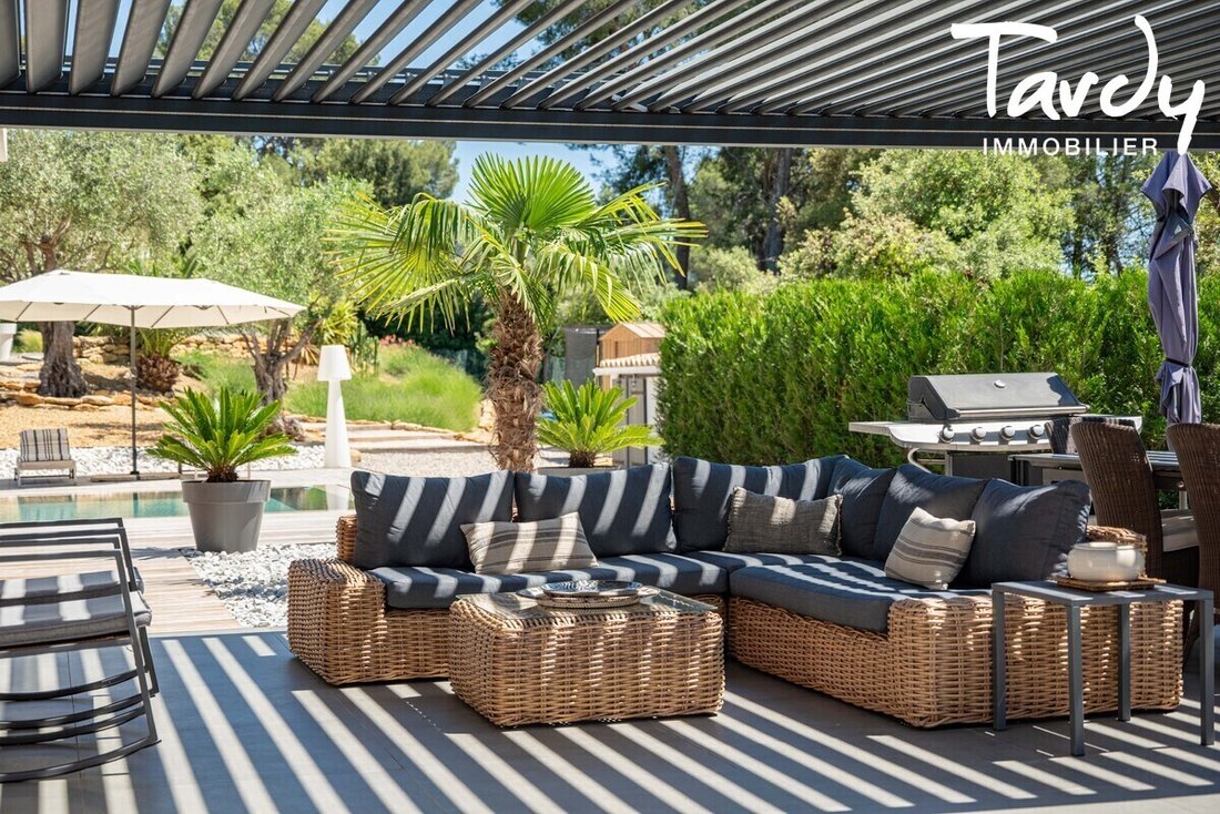 Villa in Saint-Cyr-sur-Mer, Provence-Alpes-Côte d'Azur, France 3 - 16249105
