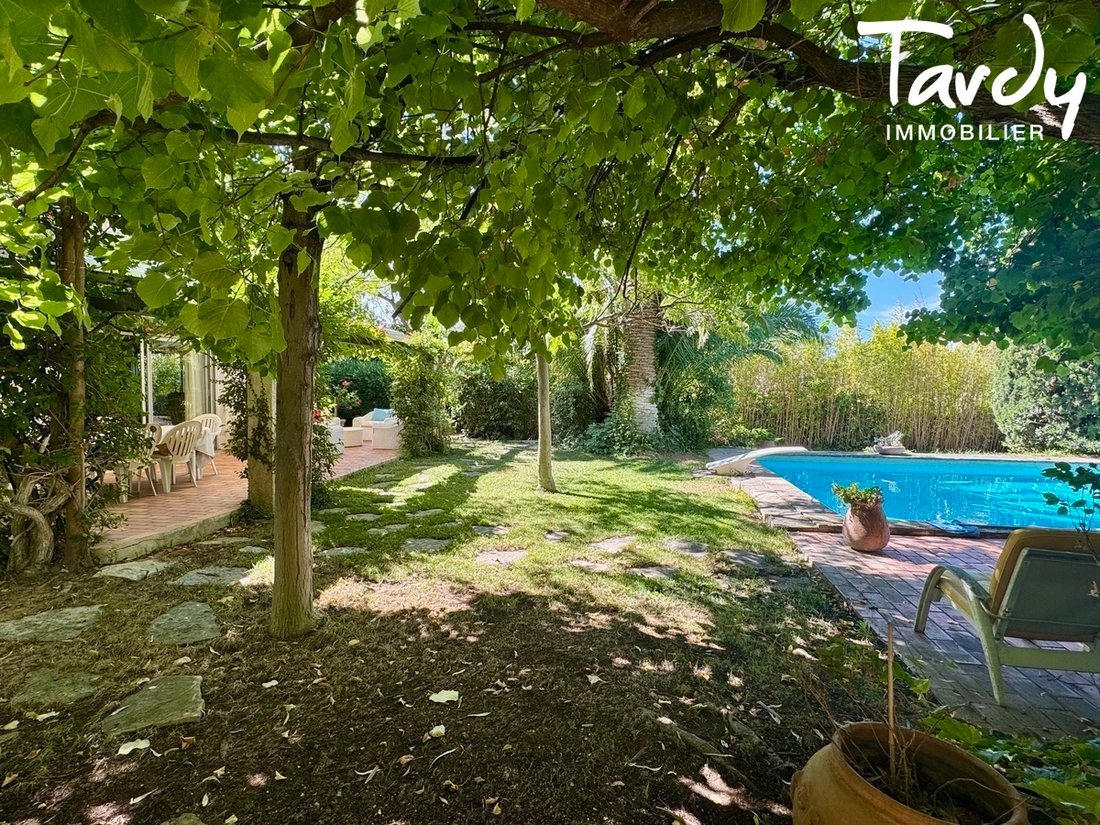 Villa in La Ciotat, Provence-Alpes-Côte d'Azur, France 1 - 16249426